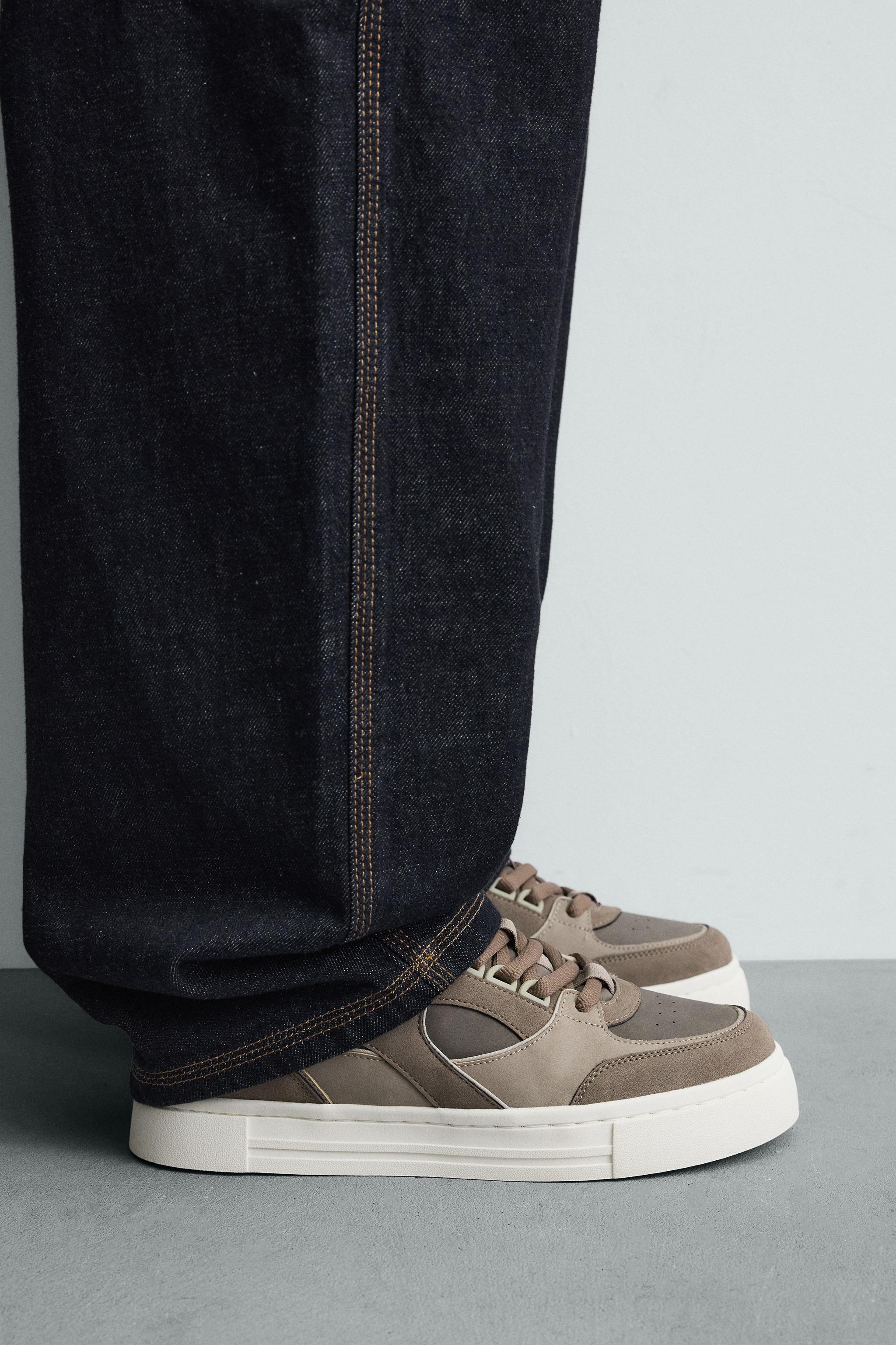 RETRO STYLE SNEAKERS